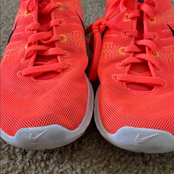 Nike Fury Sneakers size 9 - Picture 3 of 7